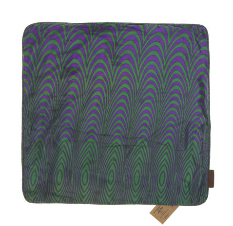 Silk pillowcase 50x50 cm in burgundy wine red with fine dot and diamond pattern sari pillow style with Indian ethnic boho pillow style