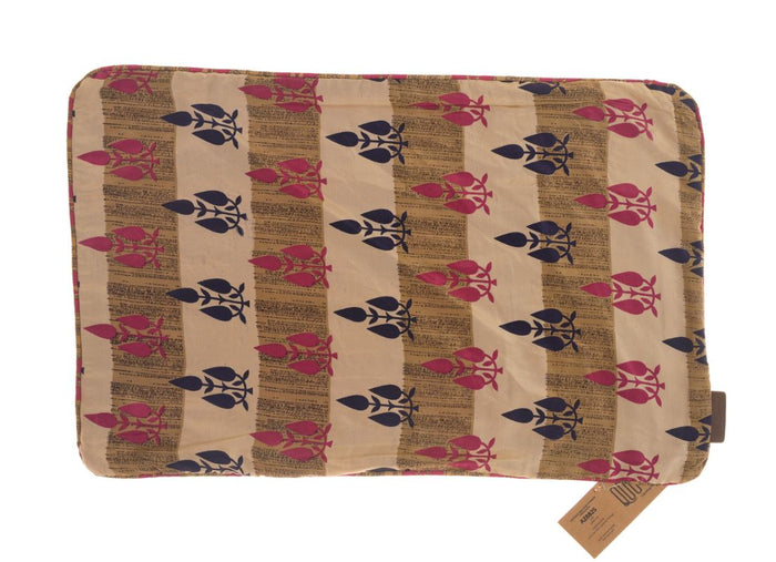 Silk pillowcase 60x40 cm in beige with repeating fish motifs in dark blue and fuchsia for sari pillow boho vintage oriental