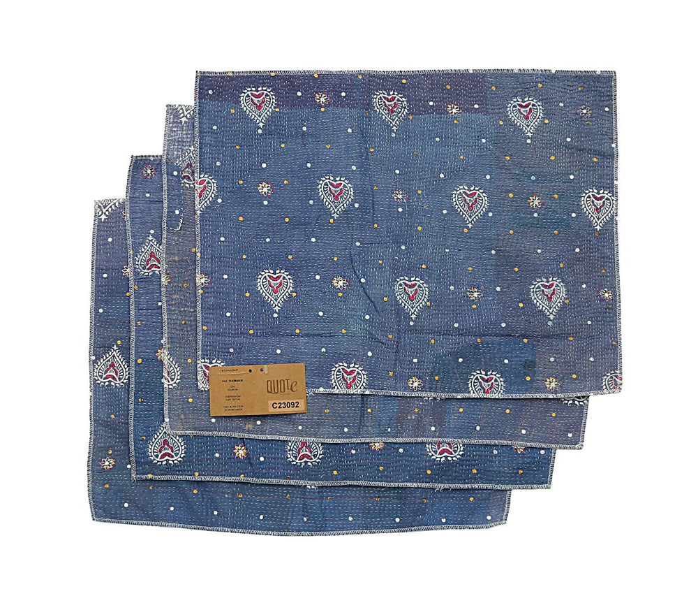 Set of 4 placemats 33x44 cm in blue with heart and dot pattern and small flowers in red, white and yellow border