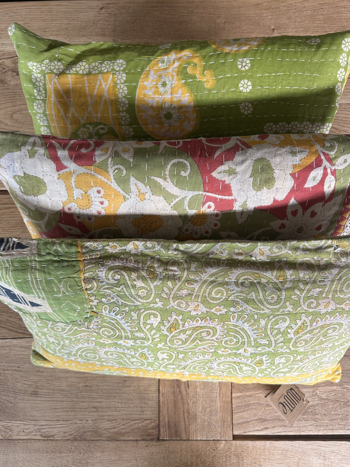Kantha Trio 19 – 3 Sari pudebetræk 30×50 – Quote Copenhagen