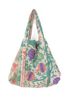 Suzani Vintage Beach dahinter