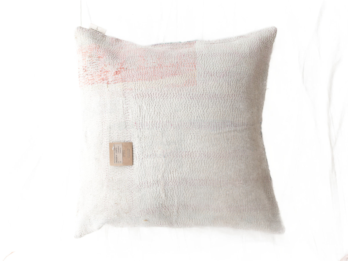 Sari pillowcase 50x50 in off-white, light gray and dusty pink with vintage textured pattern - unique Indian boho pillow with ethnic details.
